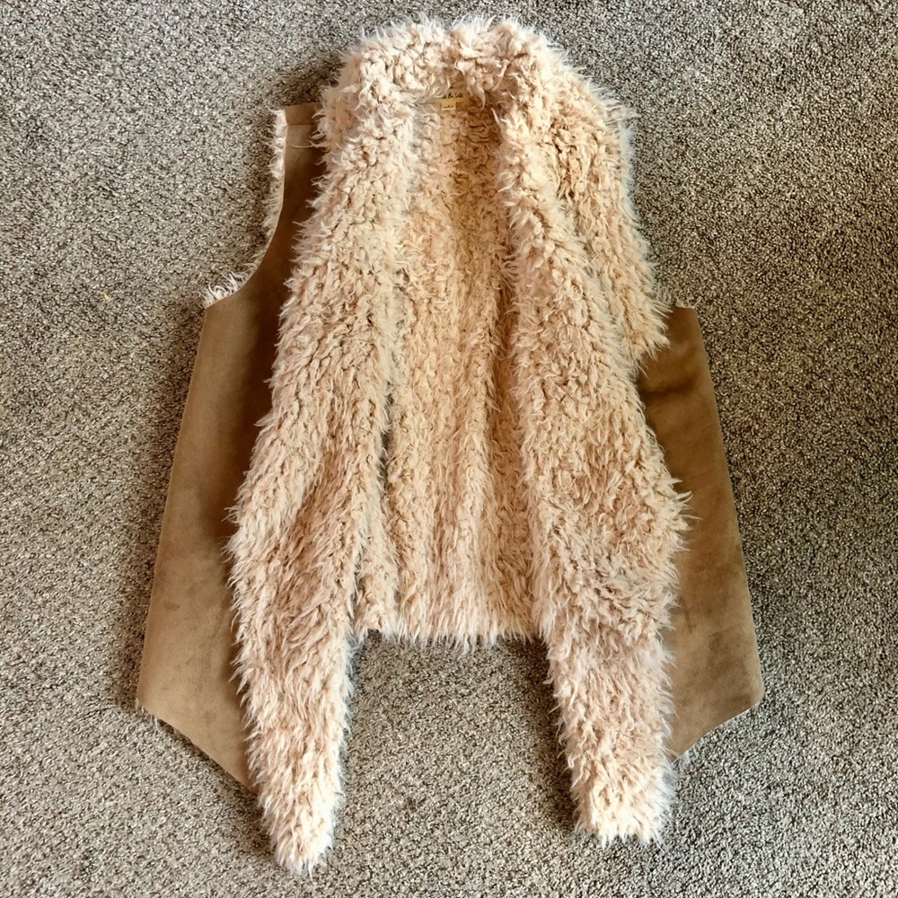 Taylor & Sage - Suede & Faux Fur Vest - Large
